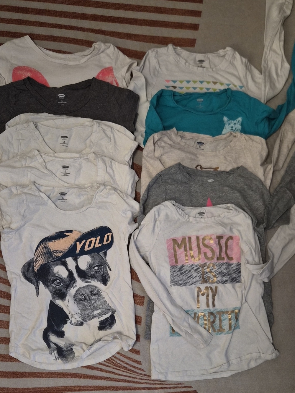 LOT OF 10 - Long-Sleeve/Short Sleeve Graphic Tee - Old Navy